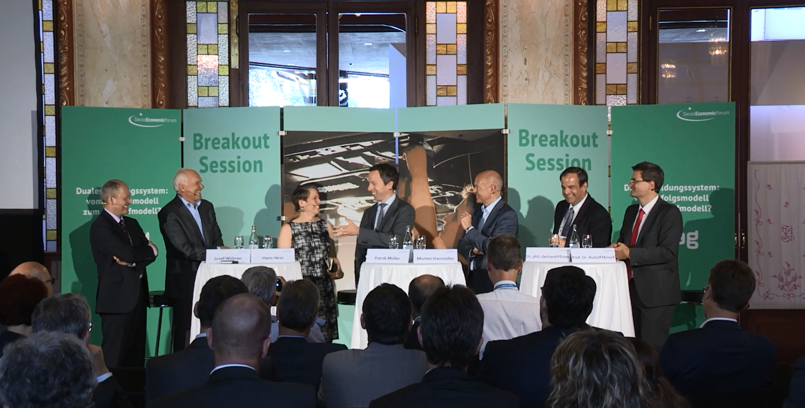 US Botschafterin Suzi LeVine beteiligt sich am Panelgespräch