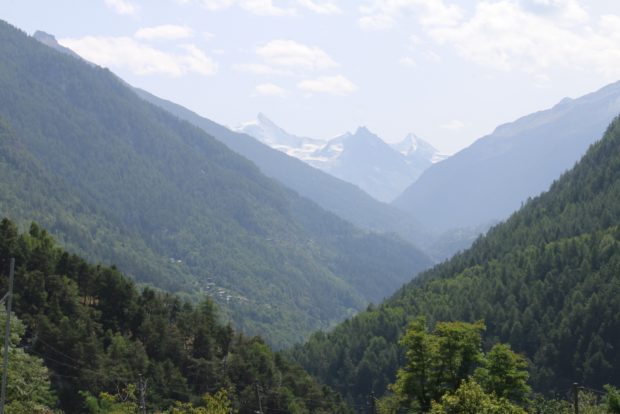 Auf dem Bild sieht man ins Val d’Anniviers