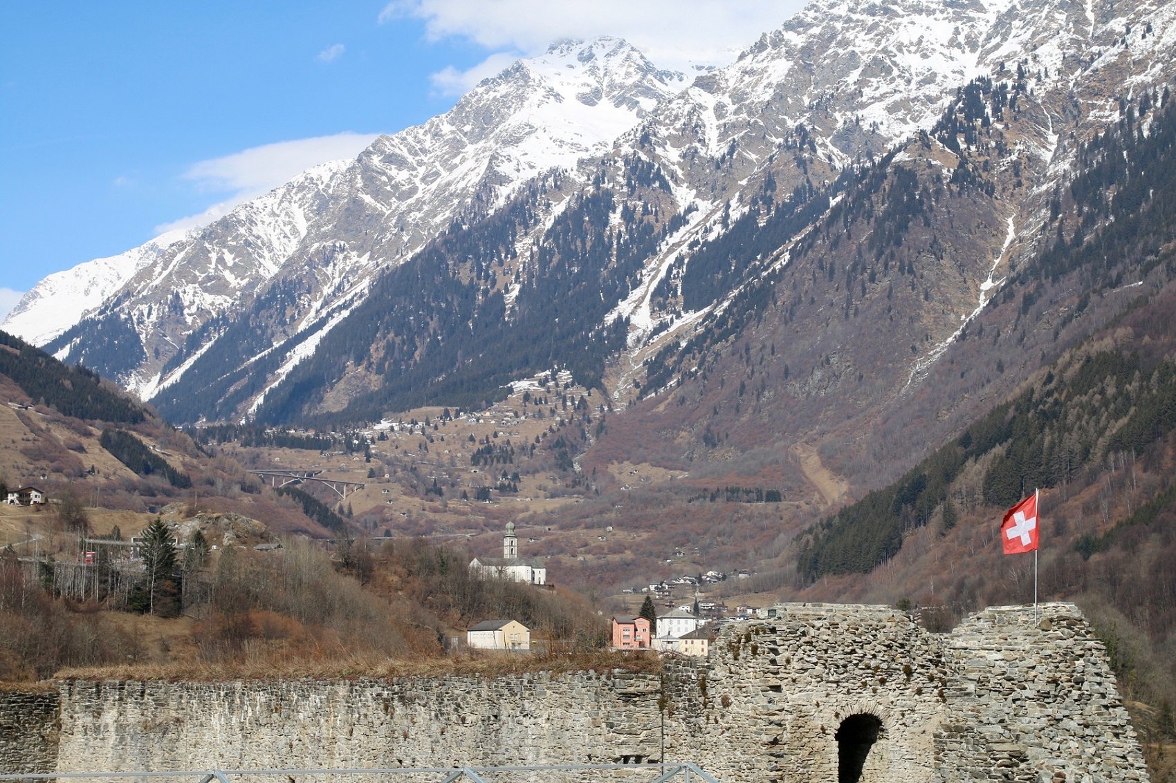 Ruines du château fort de Mesocco