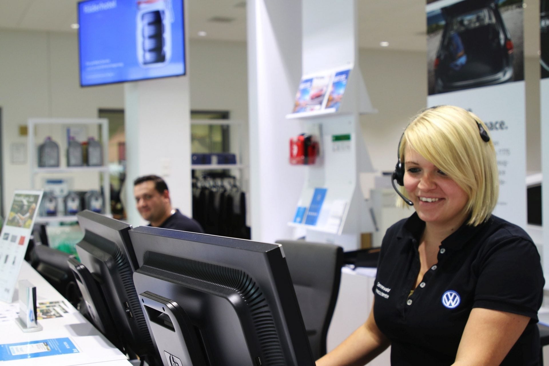 Les assistants de Service chez VW accueillent les clients