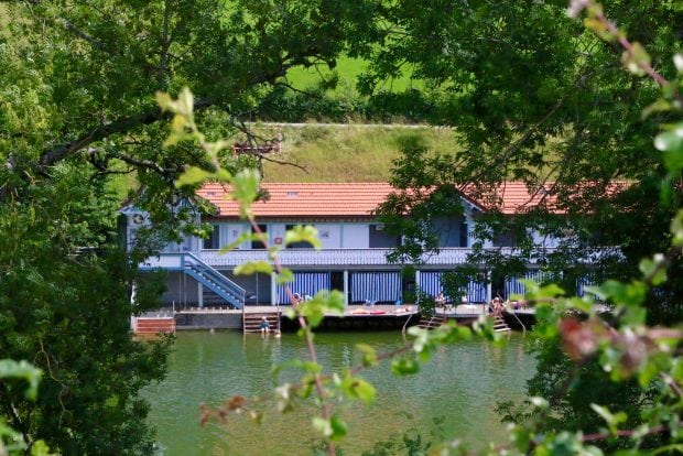 Arrêt photo sur le Grand Tour of Switzerland près du site «Drei Weieren»  