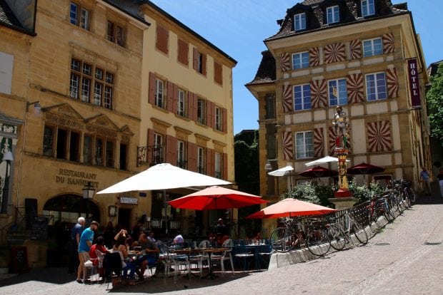 Neuenburger Altstadt besticht mit ihren historischen Gebäuden. 