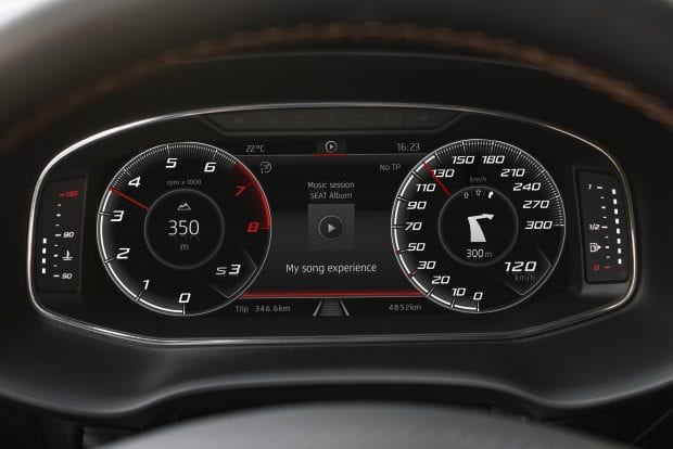 Dank dem brandneuen digitalen Cockpit behält der Fahrer den Überblick.