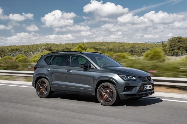 Der CUPRA Ateca überzeugt mit 4x4-Antrieb und einem kraftvollen Motor.