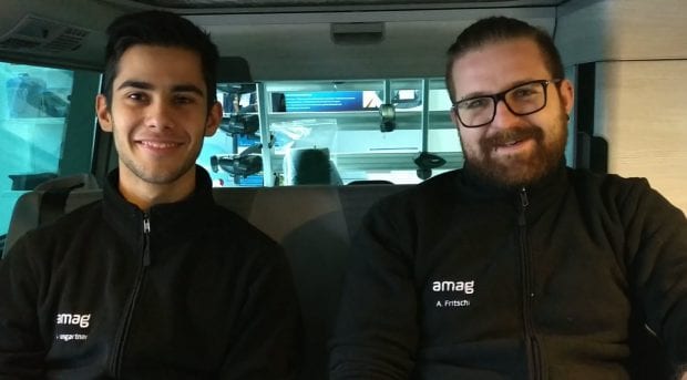 Nico Hangartner (à gauche) et Andrea Fritschi (à droite) parlent de l'esprit d'équipe au travail et dans le sport.