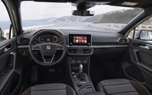 Il cockpit da 10.25 pollici e il sistema di infotainment da 8 pollici dispongono della più recente tecnologia e sono facili da utilizzare.