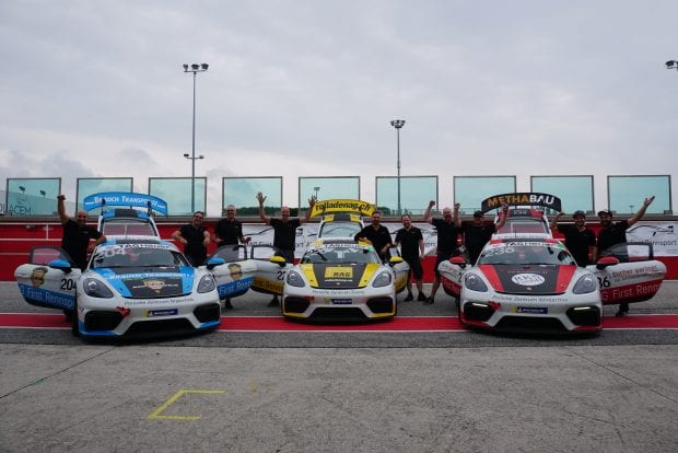 Das AMAG First Rennsport-Team freut sich über den erneuten Sieg in der Teamwertung des Porsche Sports Cup Suisse 2019.