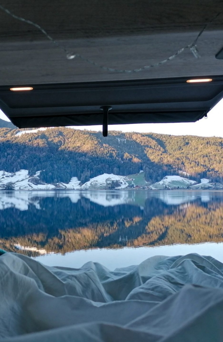 Aufgewacht mit Ausblick auf die Rigi-Kette – Wintercamping mit einem VW California Coast - Blog der AMAG Group AG 3