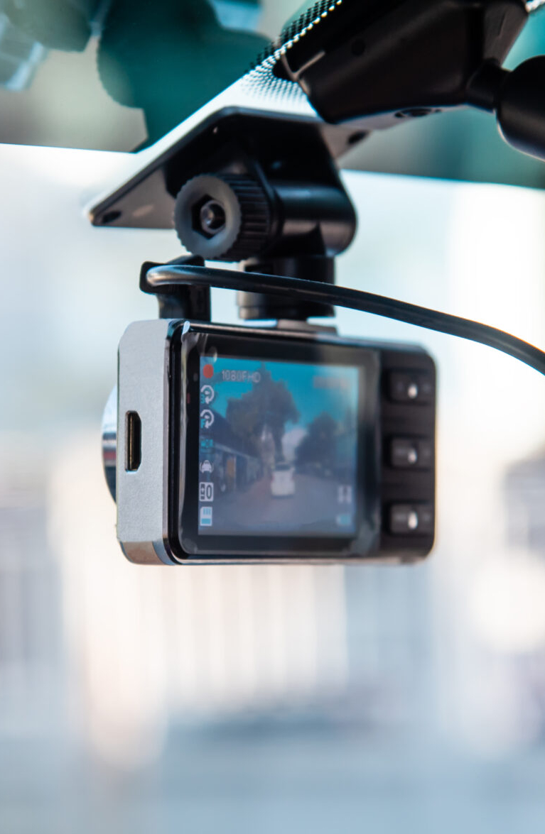 Dashcam: sono davvero utili per la prevenzione degli incidenti? E cosa prevedono le leggi di Svizzera e del resto d’Europa riguardo all’uso dello strumento? - Blog der AMAG Group AG 4
