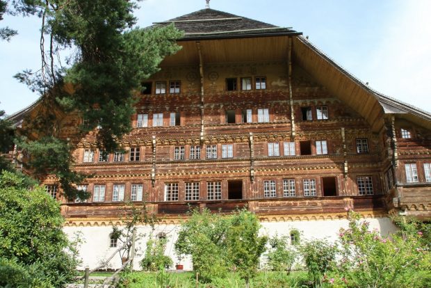 Le Grand Chalet de Rossinière compte 4 étages.