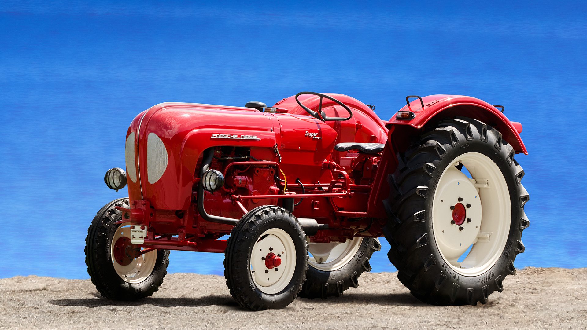 Alter roter Traktor
